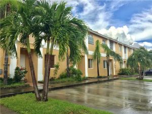 17816 SW 141st Ct #17816. Miami, Florida - Hometaurus